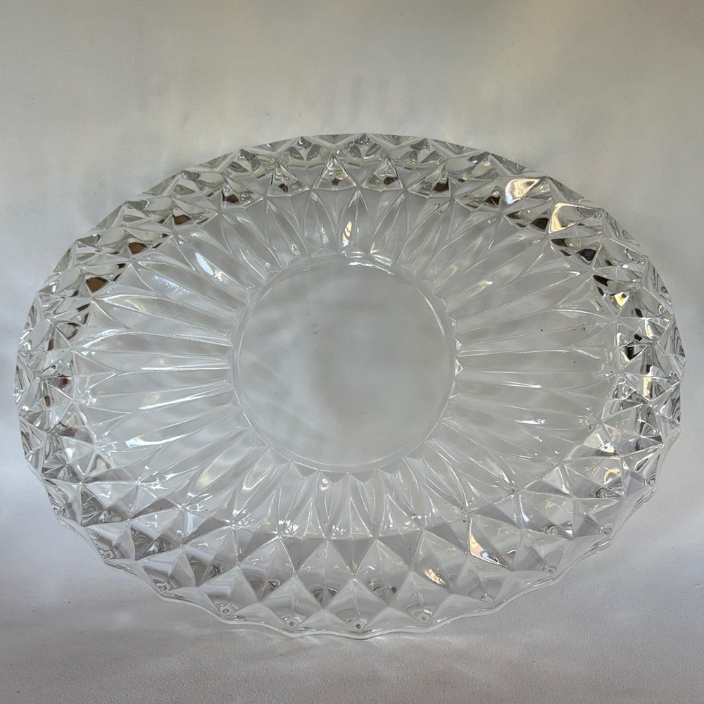 LIKE NEW! STUNNING MIKASA INTRICATE CLEAR GLASS OVAL PLATTER - Picture 3 of 10